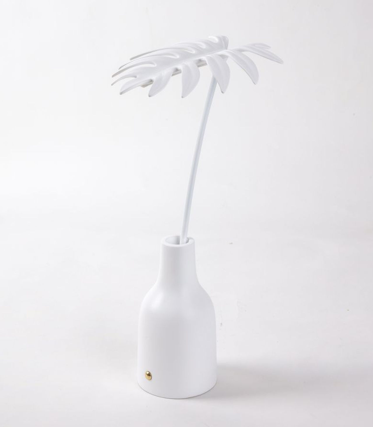 Seletti Leaf Light brightens your space with a subtle glow