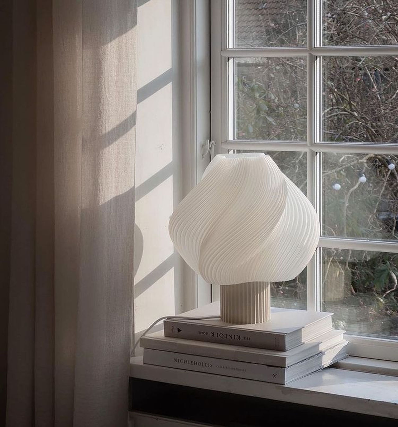 Soft Serve Lamp adjust the light according to your mood