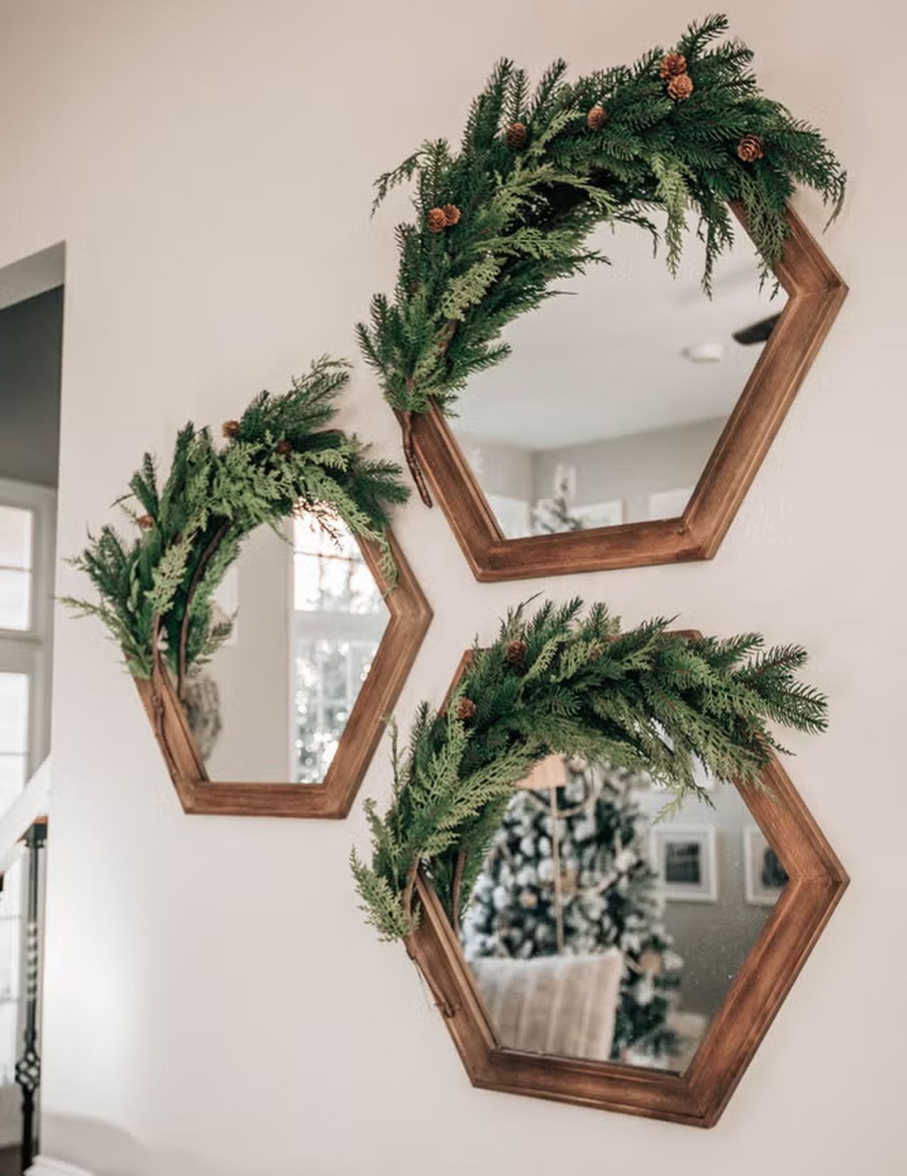 hexagonal mirrors for Christmas wall decorations