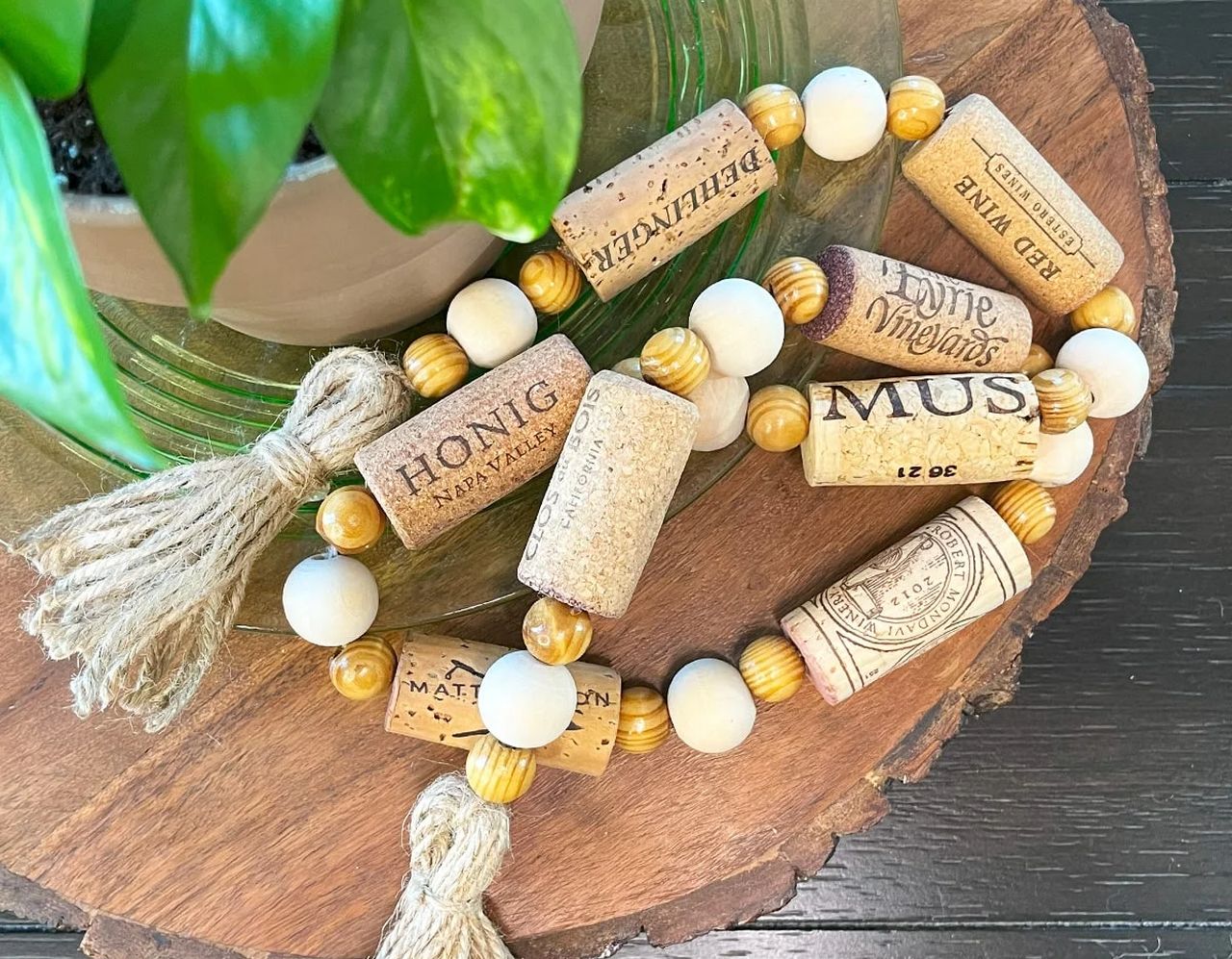 Christmas garland from wine cork