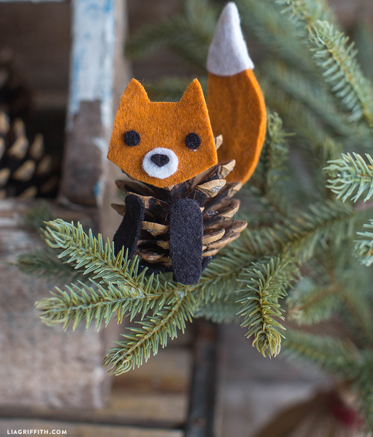 Lovely Felt fox Pinecones Ornaments