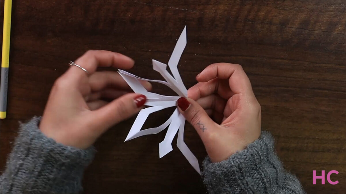 DIY Paper Snowflake Garland for Christmas, w/Pattern Template