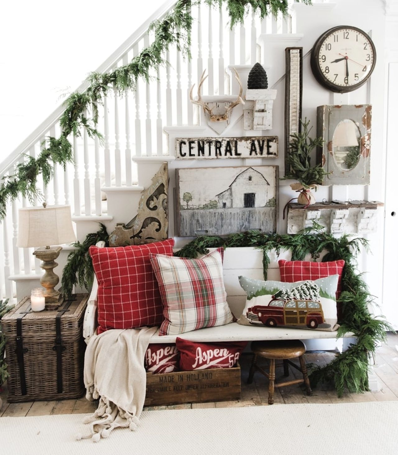 Rustic Christmas Farmhouse Entry