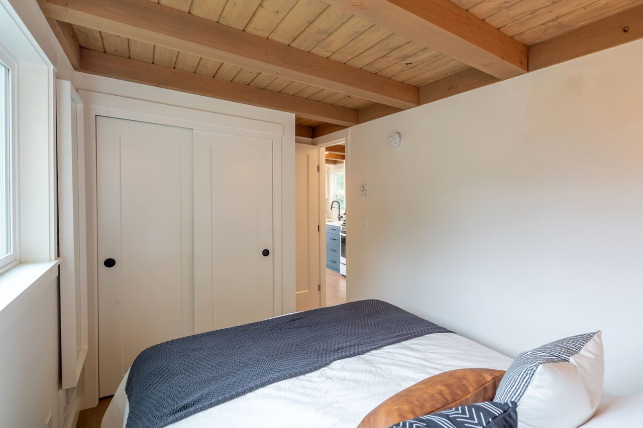 Modern Bellevue Tiny House - bedroom 1