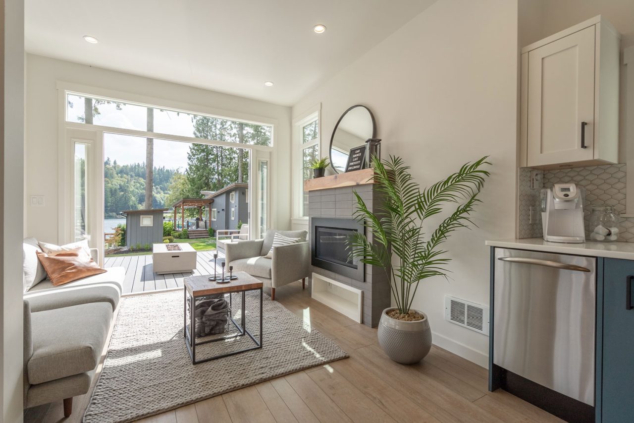 Modern Bellevue Tiny House - living room