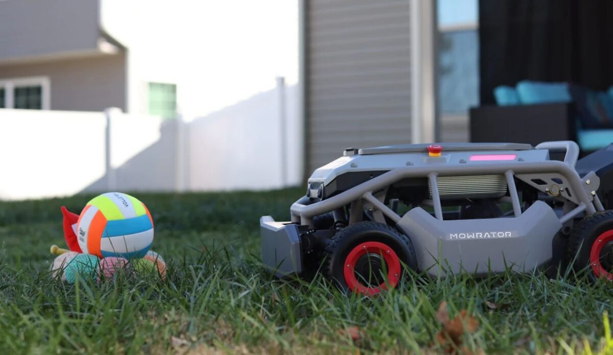 Mowrator S1 is First Battery Powered, Robotic Lawn Mower