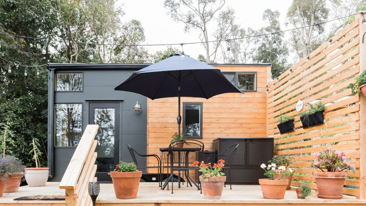 Lehua Tiny House Features Twin Lofts And Drop-down Tv