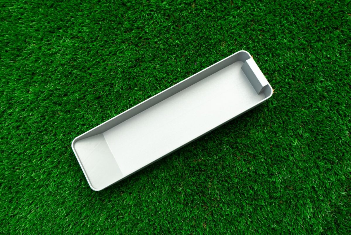 Lavieloo Bunny Litter Box Made of Recycled Plastic Minimizes Mess