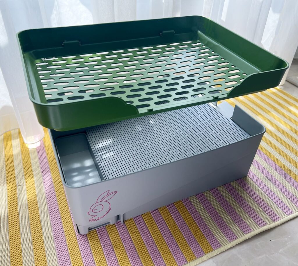 Lavieloo Bunny Litter Box Made of Recycled Plastic Minimizes Mess