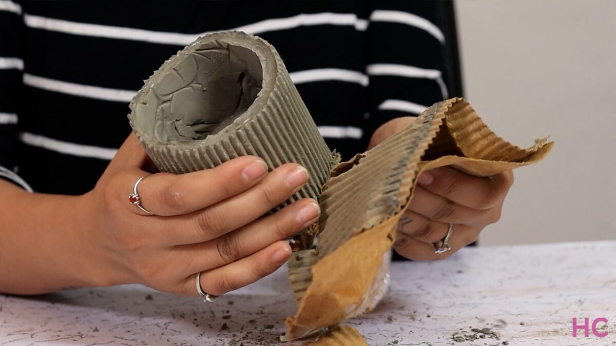 How to Make a Ribbed Concrete Planter for Tabletop Décor?