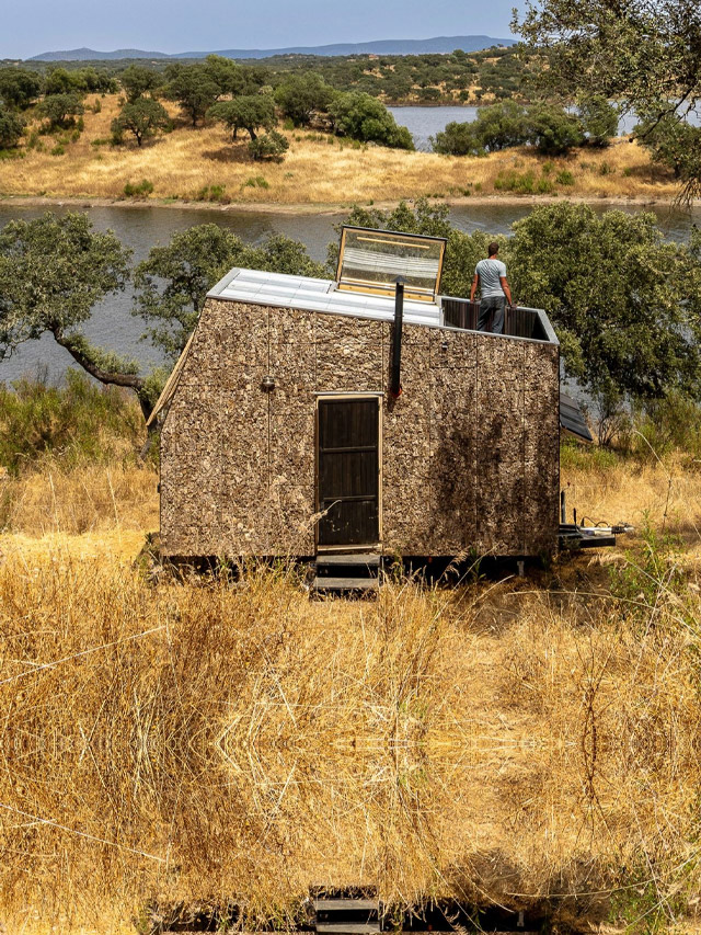 Tiny House With Rooftop Deck Accessible From Inside