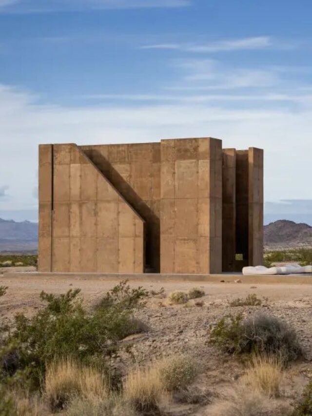 Wilderness Retreat Located in the Middle of a Desert