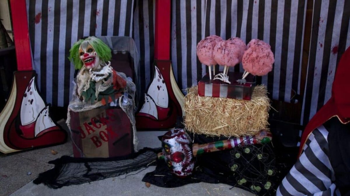Halloween Clown Decorations That'll Chill and Thrill Your Guests