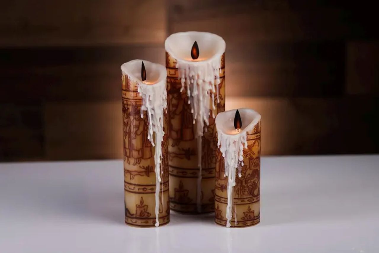Hocus Pocus, Black Flame Candle