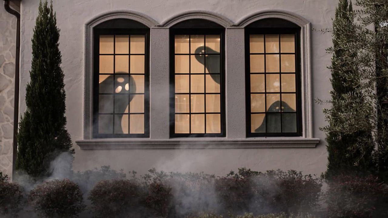 Best Halloween Decoration Ideas - DIY ghost window silhouettes