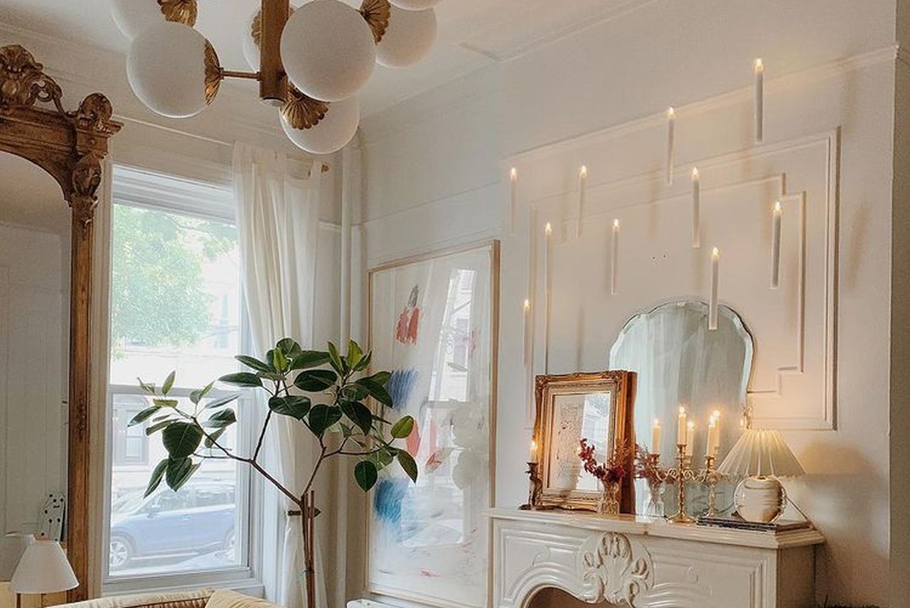 Halloween Fireplace Decorating Ideas - Floating Candles Halloween Mantel