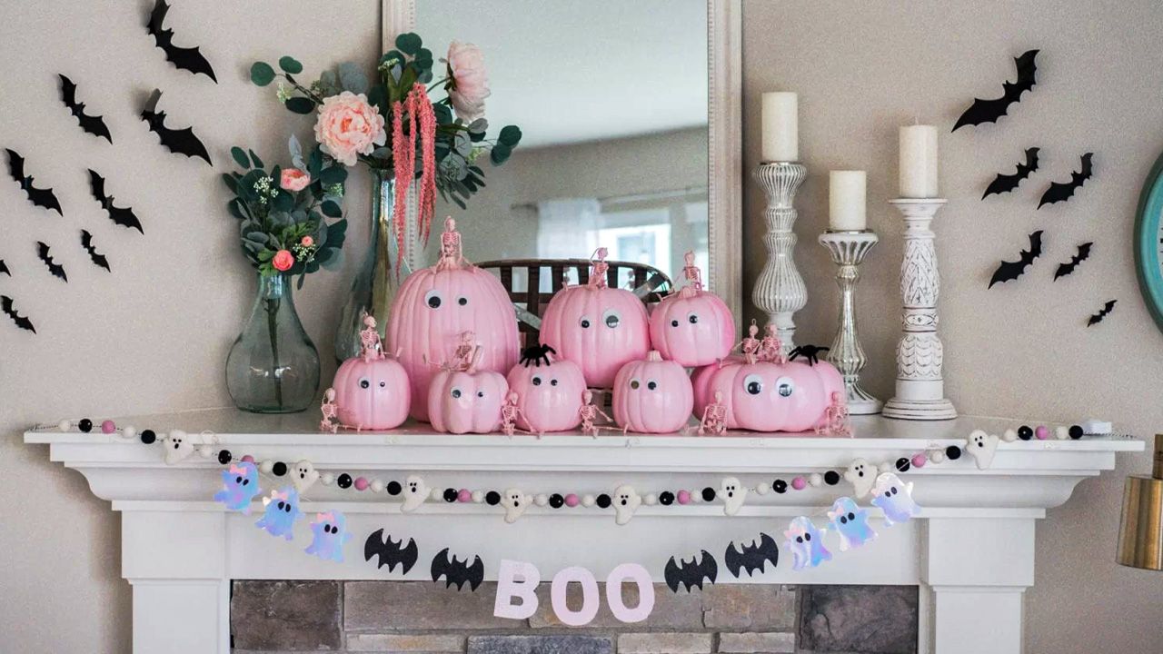 Pink Halloween Decoration Ideas - Googly-Eyed Pumpkins