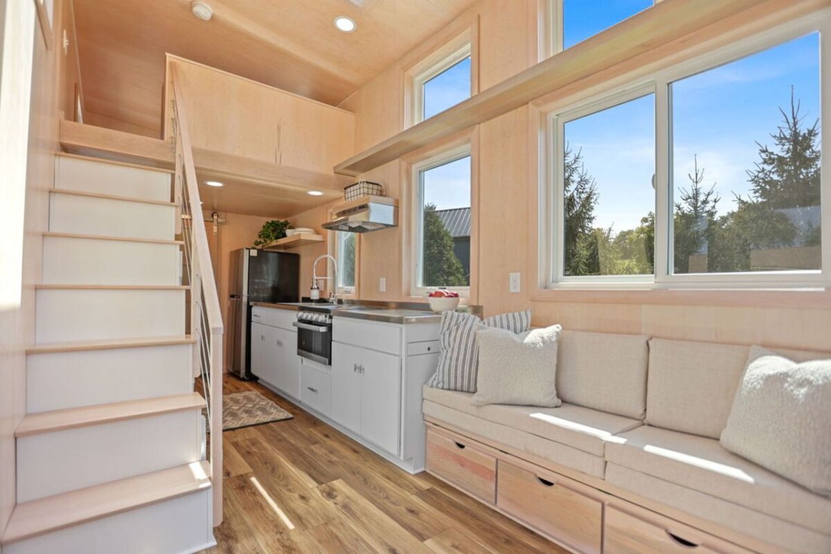 Image showcasing Off The Grid Apartment / DOT - ArchDaily