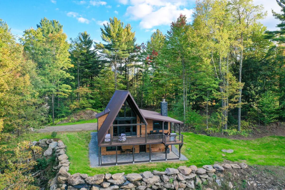 Best Fall Airbnbs in Vermont for Ultimate Leaf-Peeping