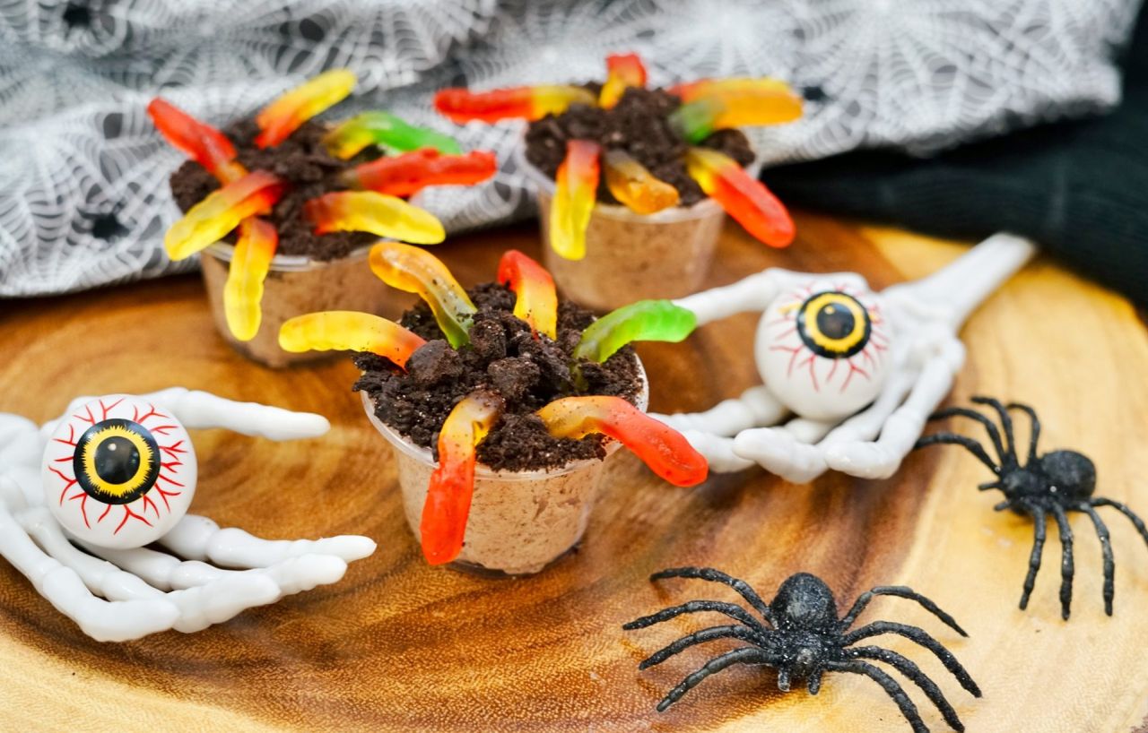Halloween Dirt Cups Pudding Shots