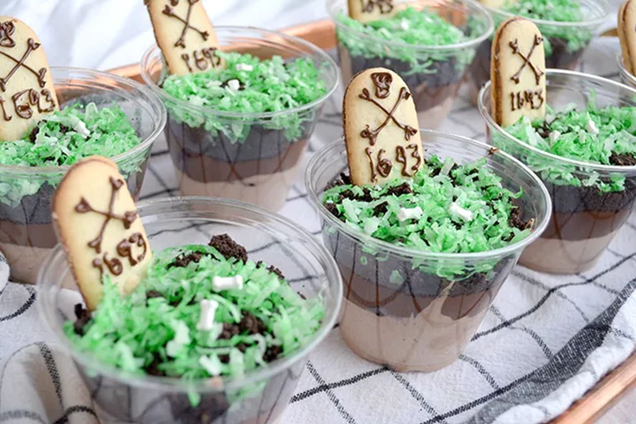 Hocus Pocus Billy’s Grave Pudding Cups