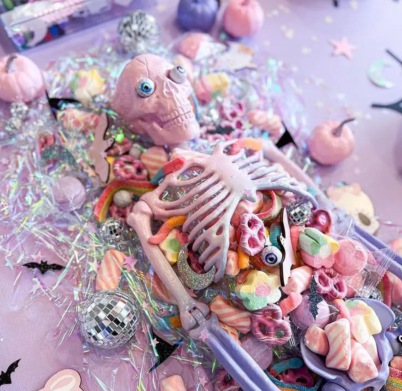 Pastel table decoration for Halloween