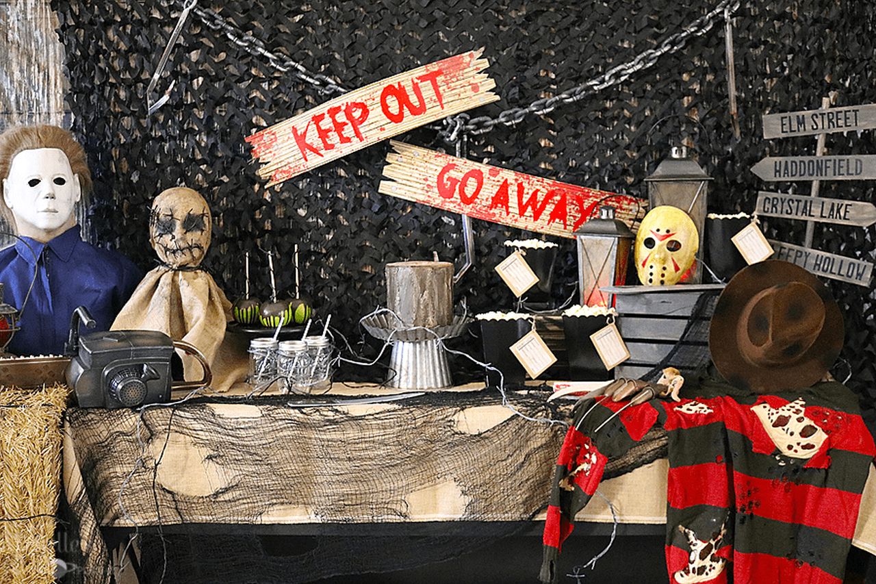 Pop Culture Halloween decor - Scary movie mashup