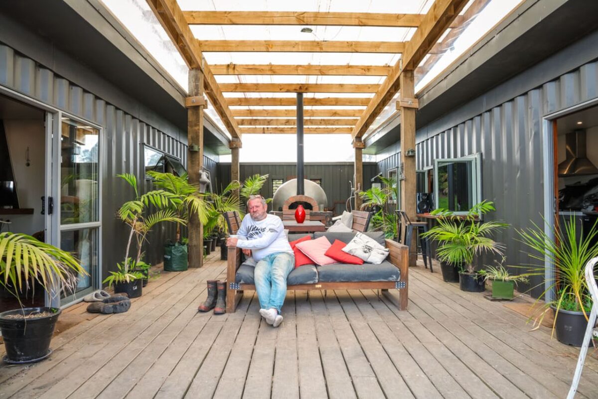 Curated visual reference: Fresh Look at Man Converts Shipping Containers Into Off Grid Haven With Atrium