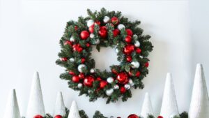 Best Christmas Wreaths to Buy- Featured