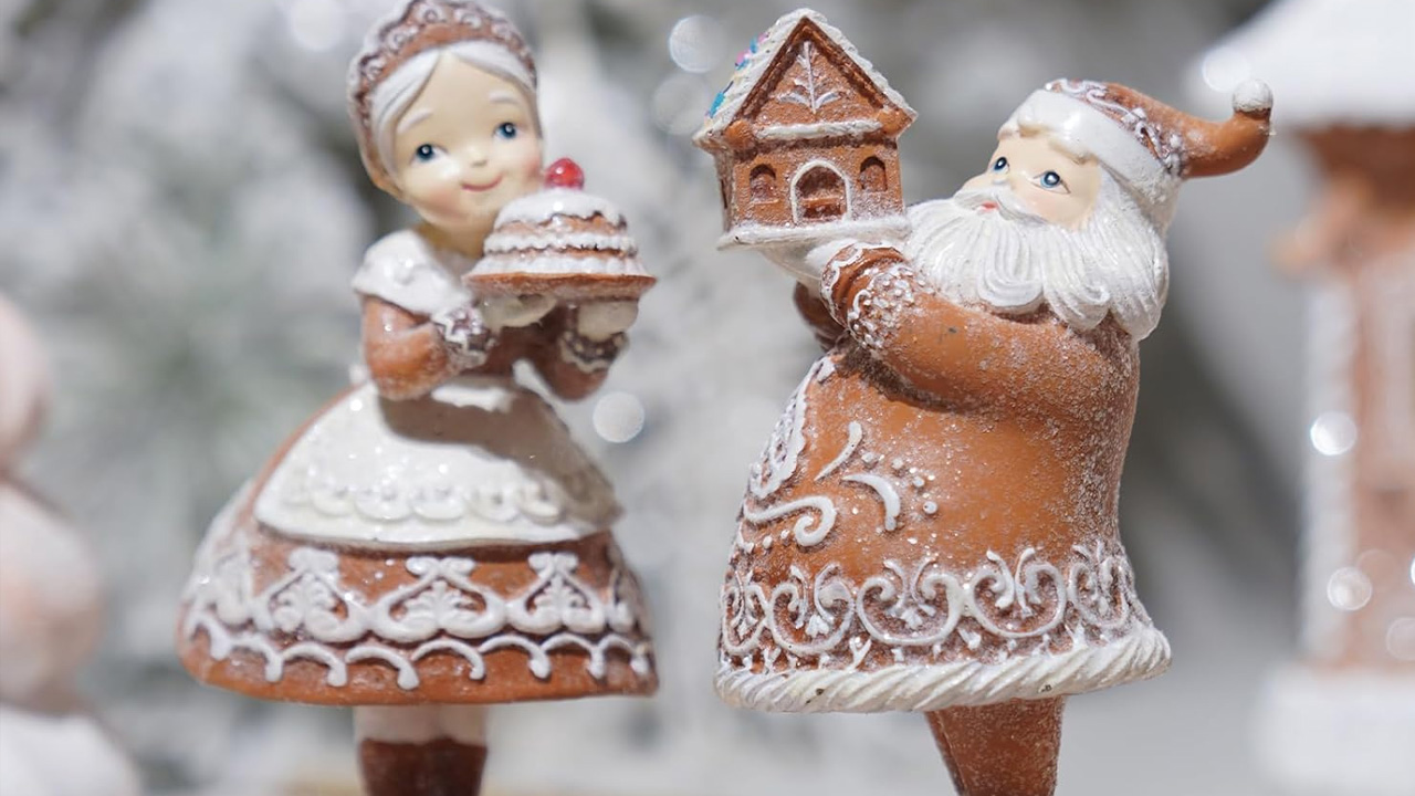 Braxio Gingerbread Christmas Décor Piece