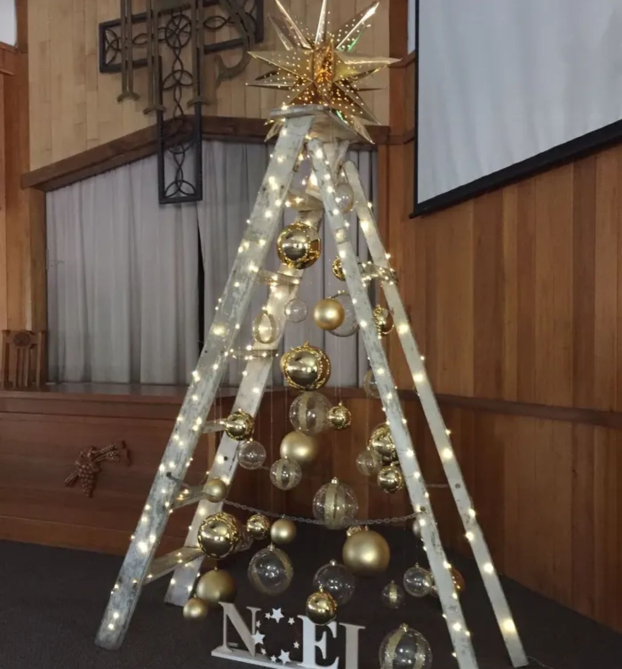 Ladder Christmas Tree- 1