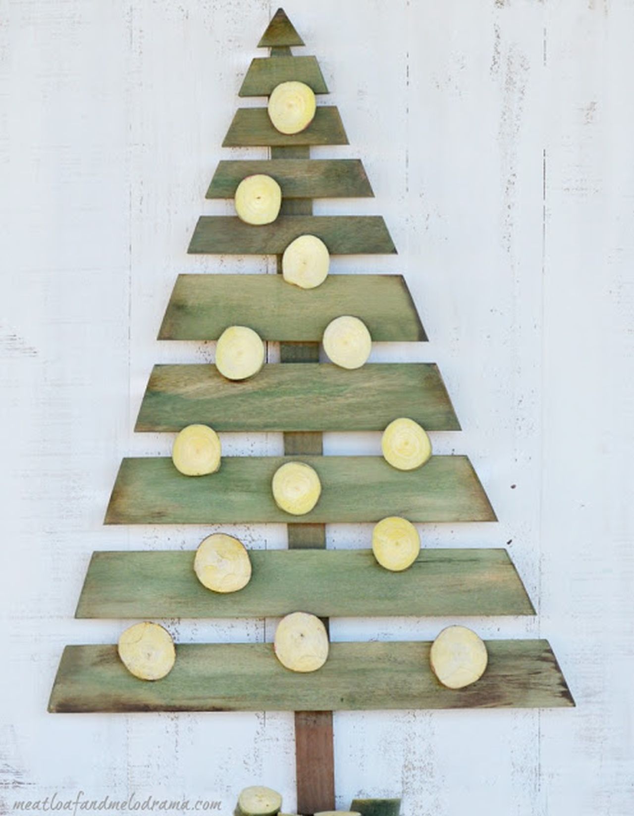 Pallet Wood Christmas Tree- 1