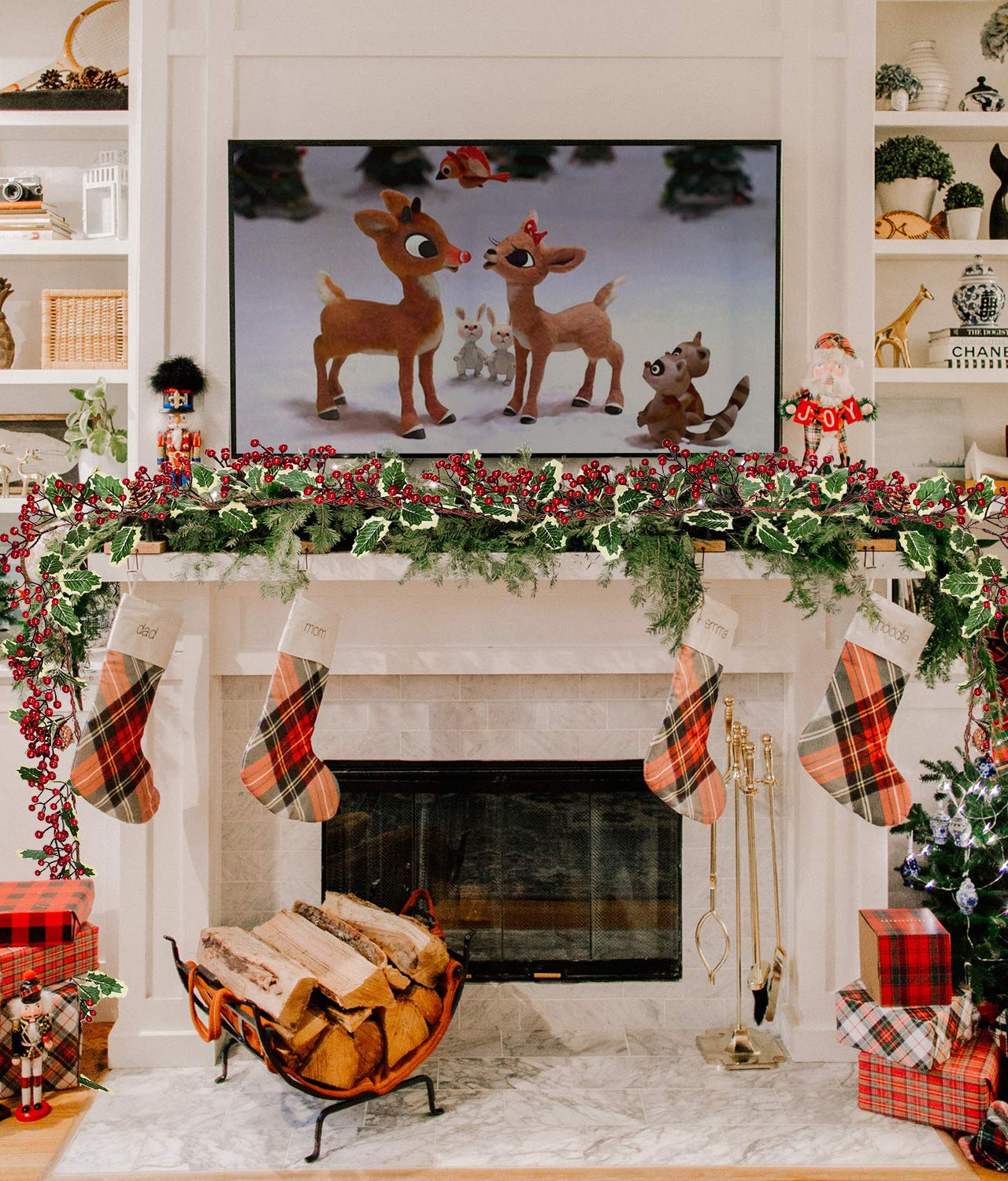 Red Berry Christmas Garland with Pine Cone