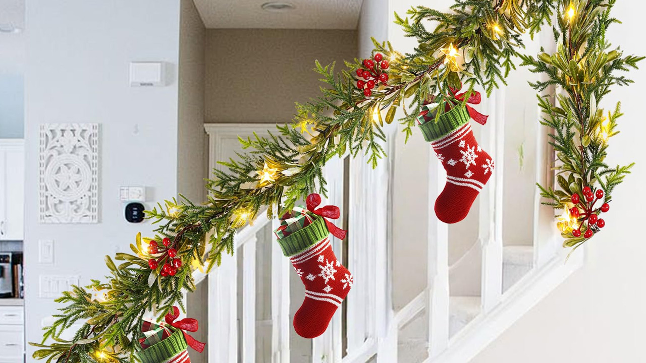 Star and Berry Faux Spruce Christmas Garland-