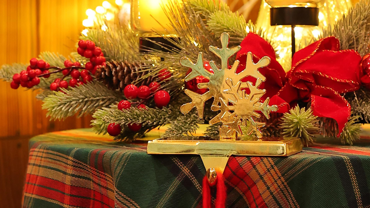 The Golden Snowflake Stocking Holder