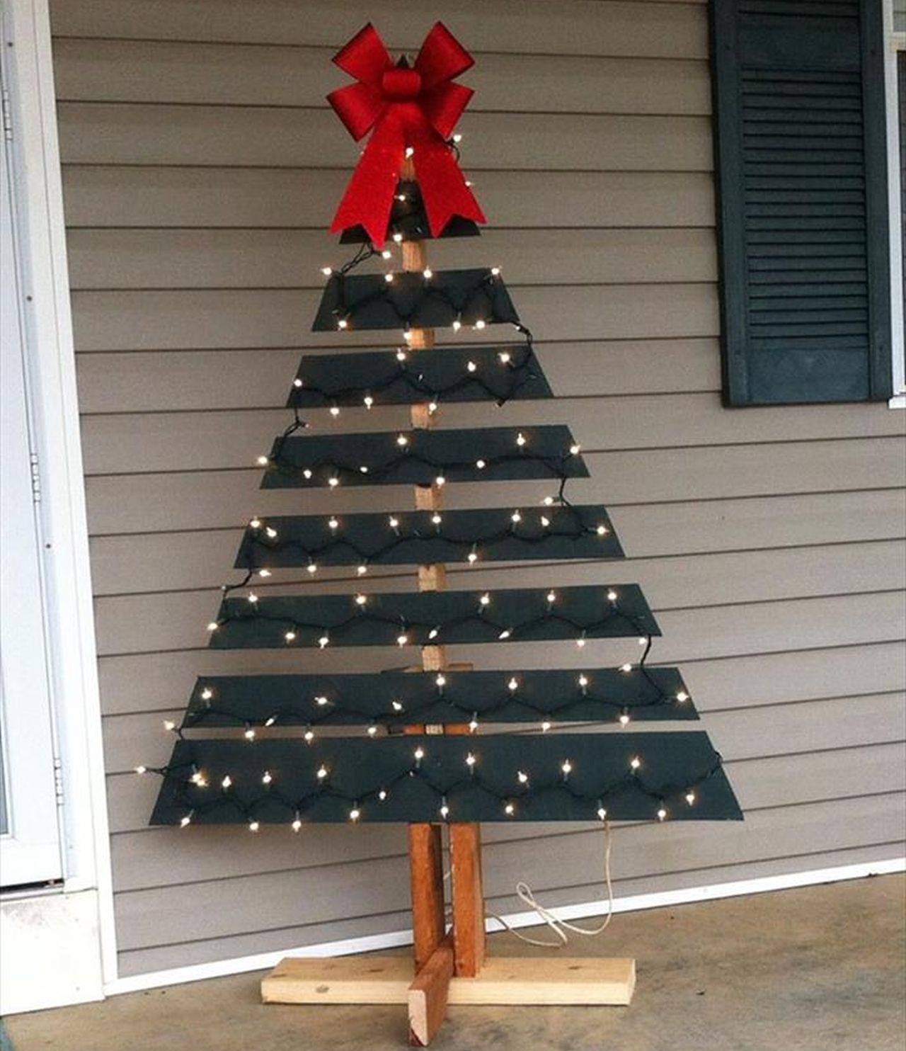 Wood Pallet Christmas Tree- 2