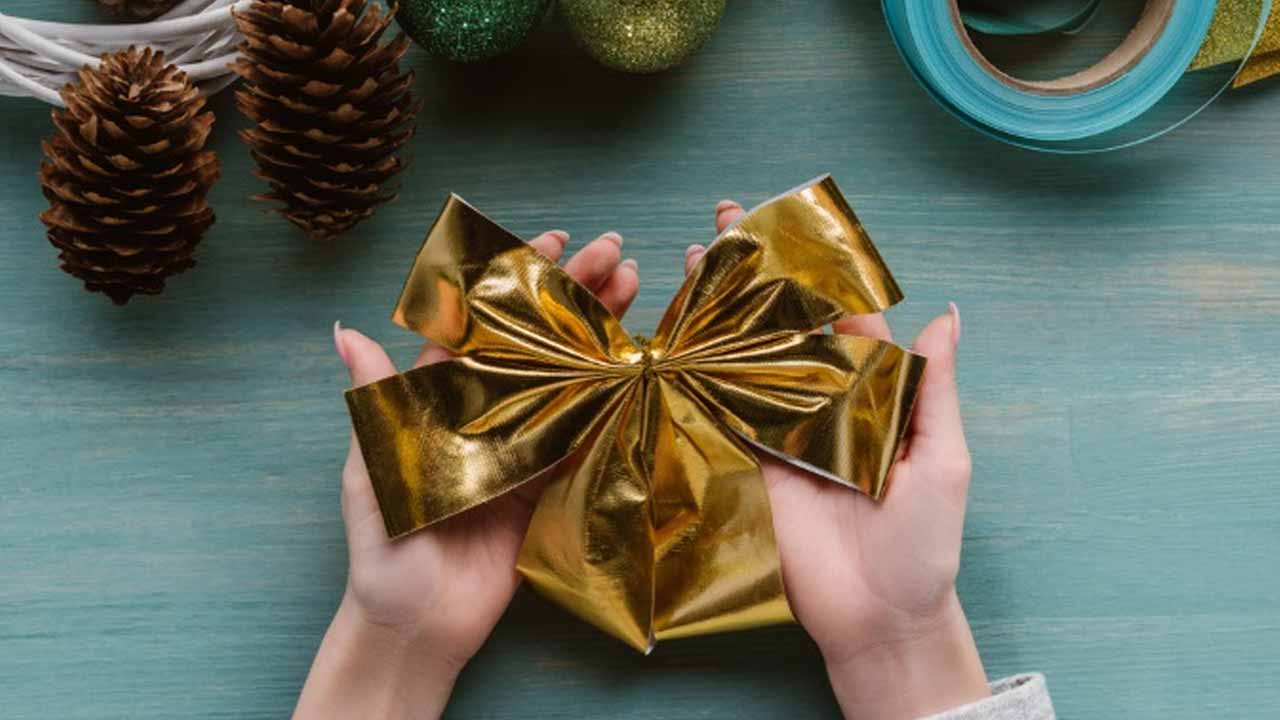 ribbon bow balcony décor