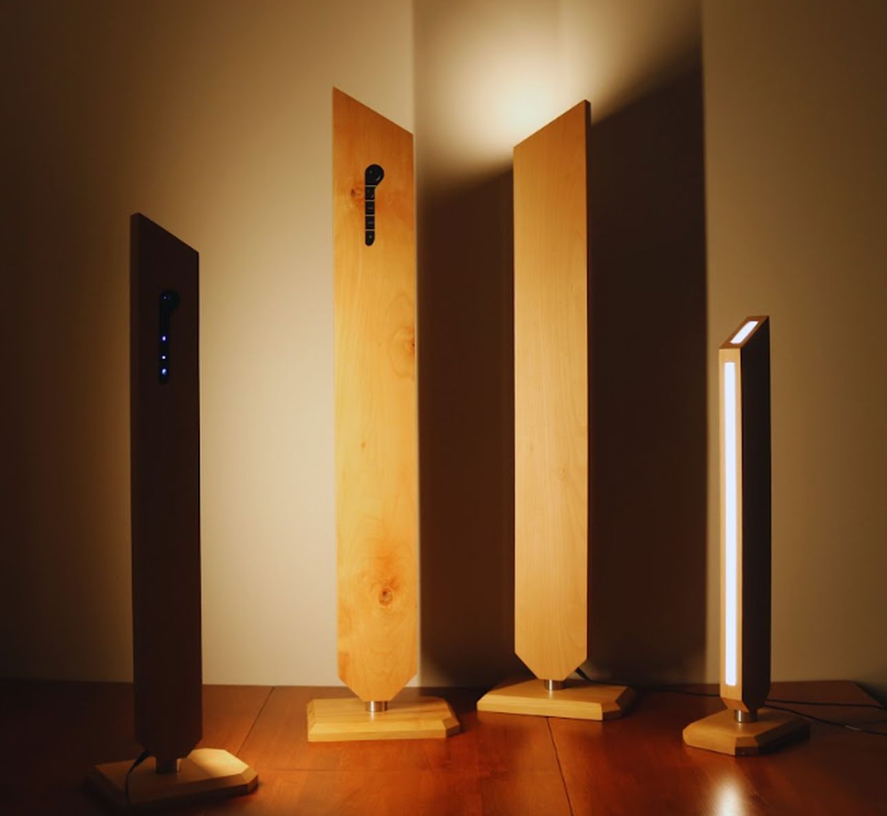 Bahar wooden floor lamp