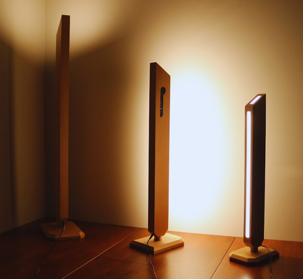 Bahar wooden floor lamp