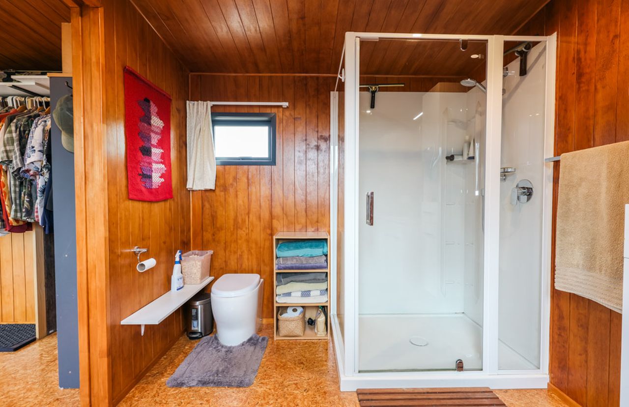 Ben's Tiny House- bathroom