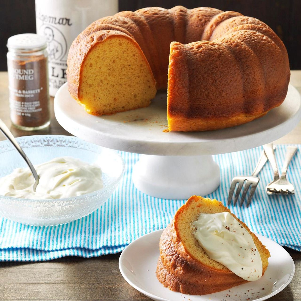 Best Christmas Cake Recipes - Eggnog Pound Cake