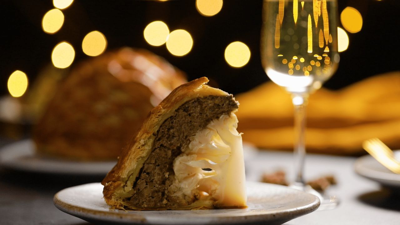 Best Christmas Main Course Dinner Recipes - Cauliflower Wellington