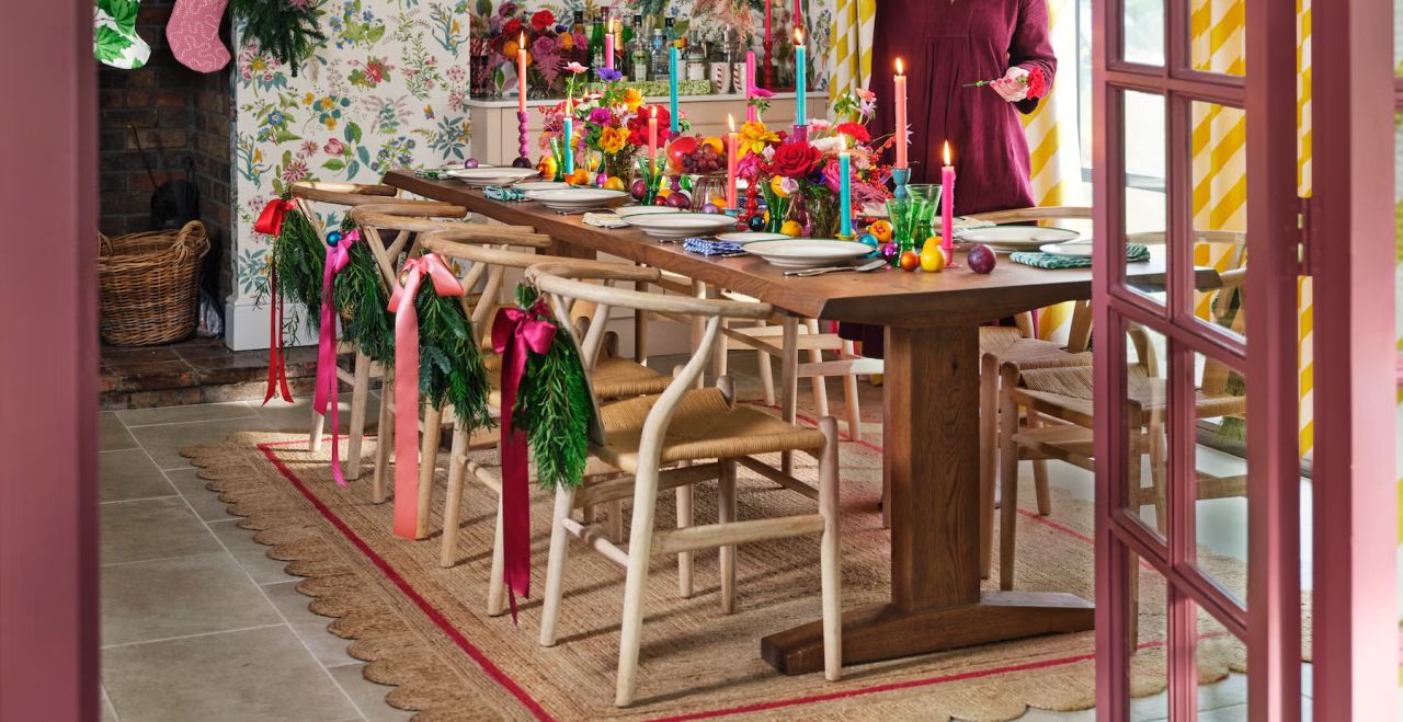 Bows adorning chairs
