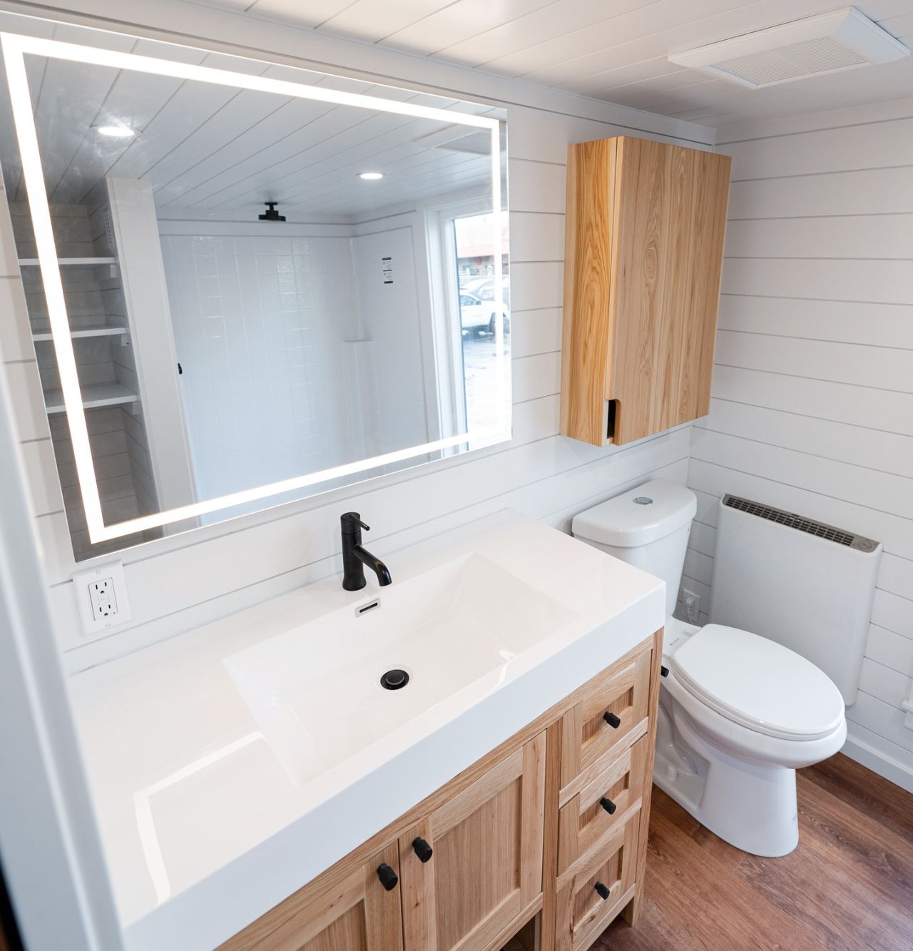 Cascade Goose Tiny House - bathroom