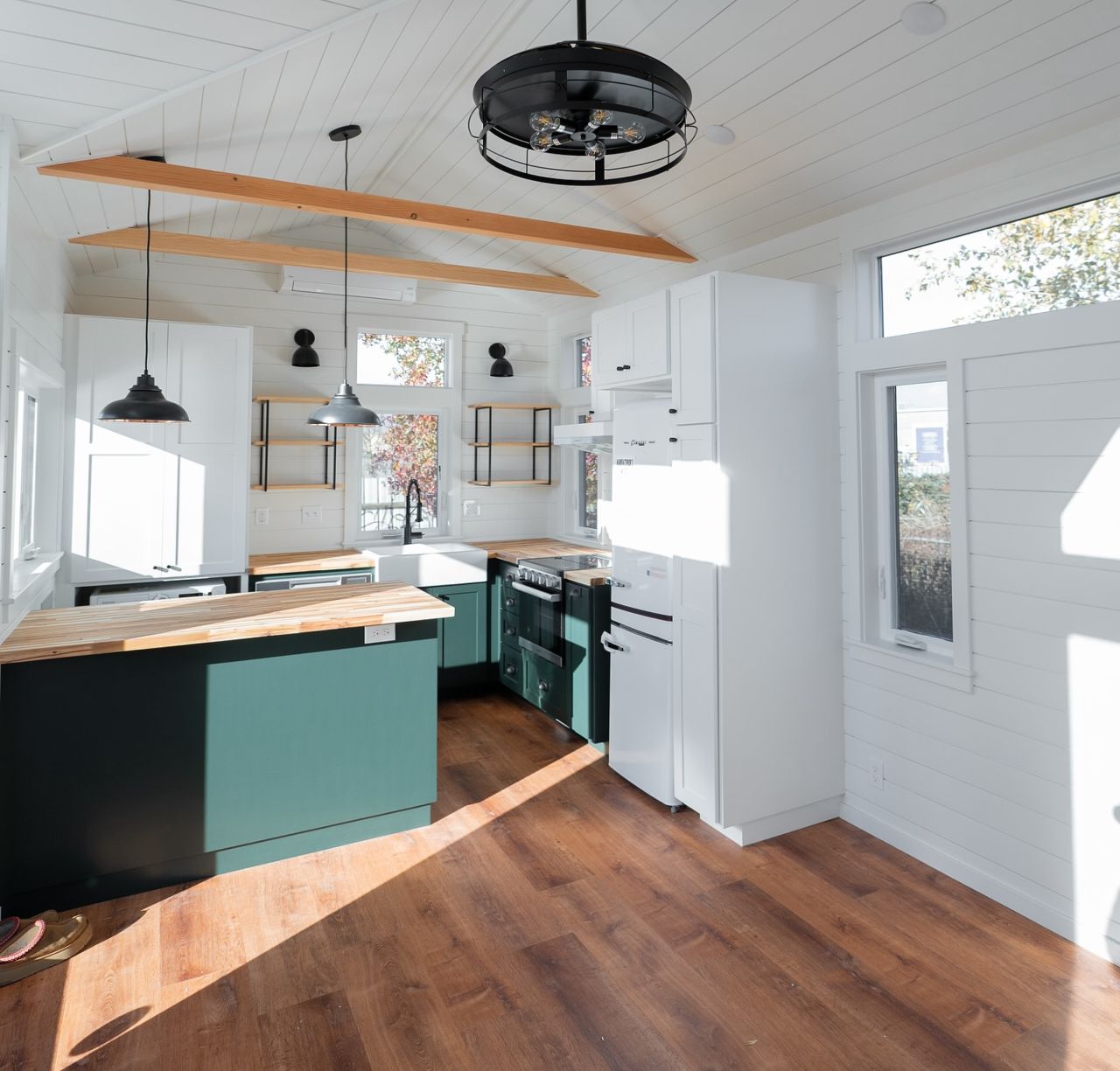 Cascade Goose Tiny House - interior