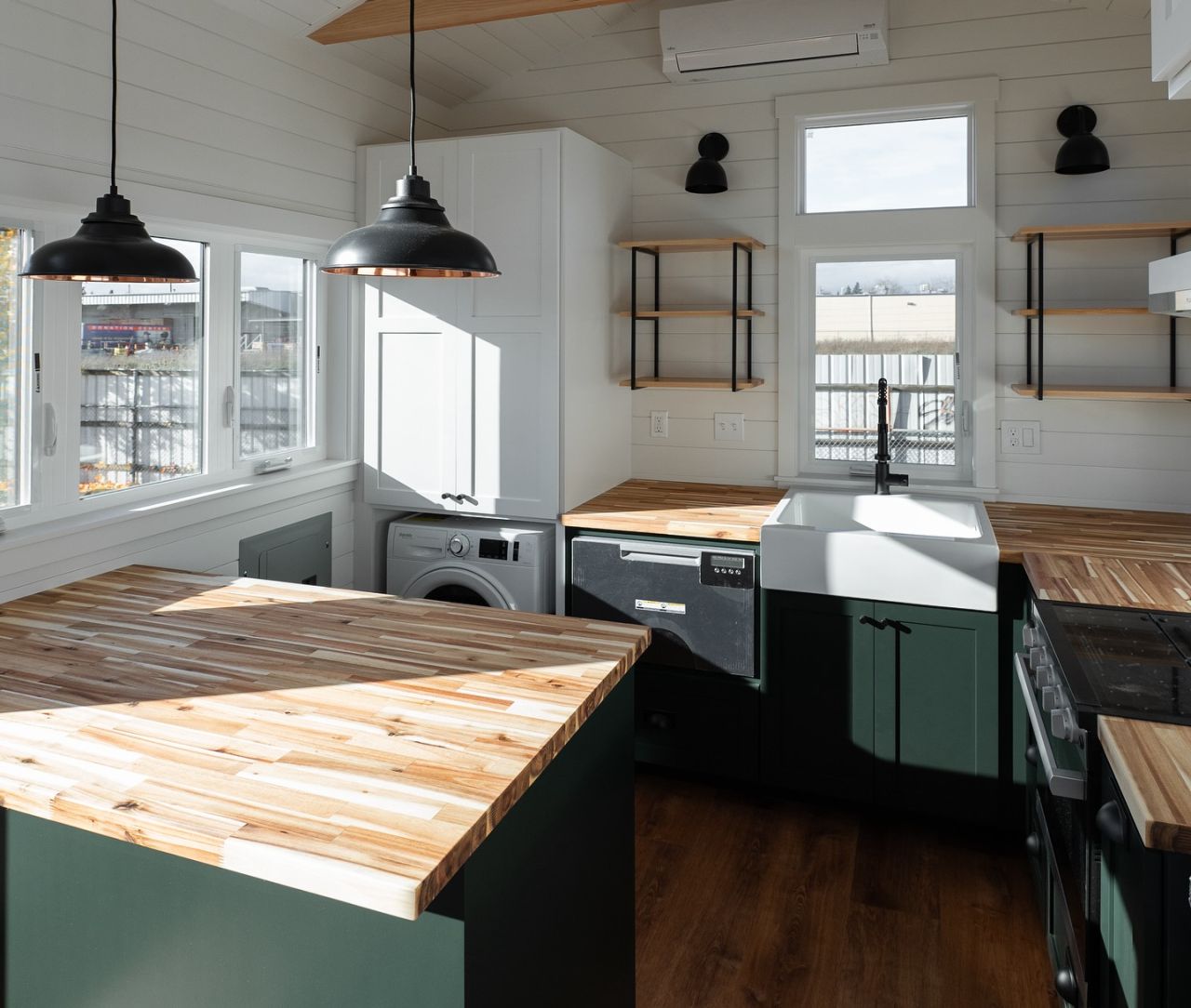 Cascade Goose Tiny House - kitchen 1