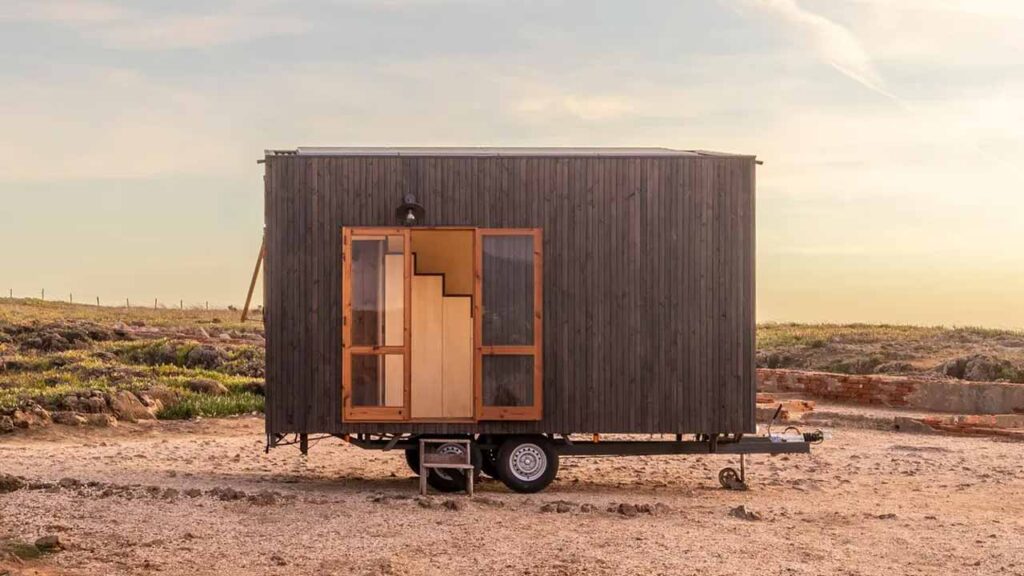 Concha tiny house on wheels in Portugal