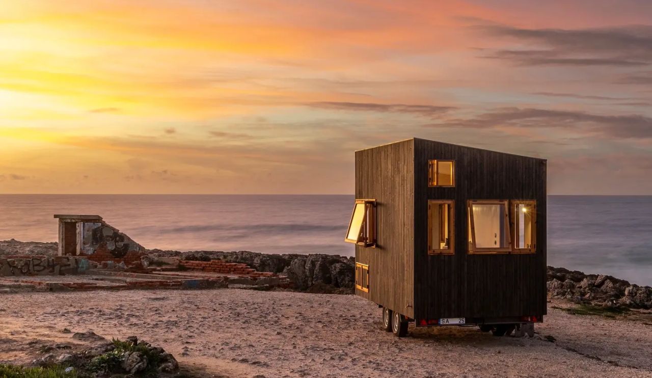 Concha tiny house on wheels in Portugal