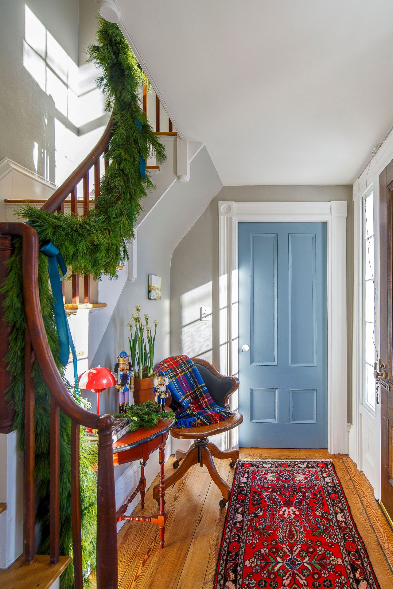 Cozy Blankets for entryway decorations