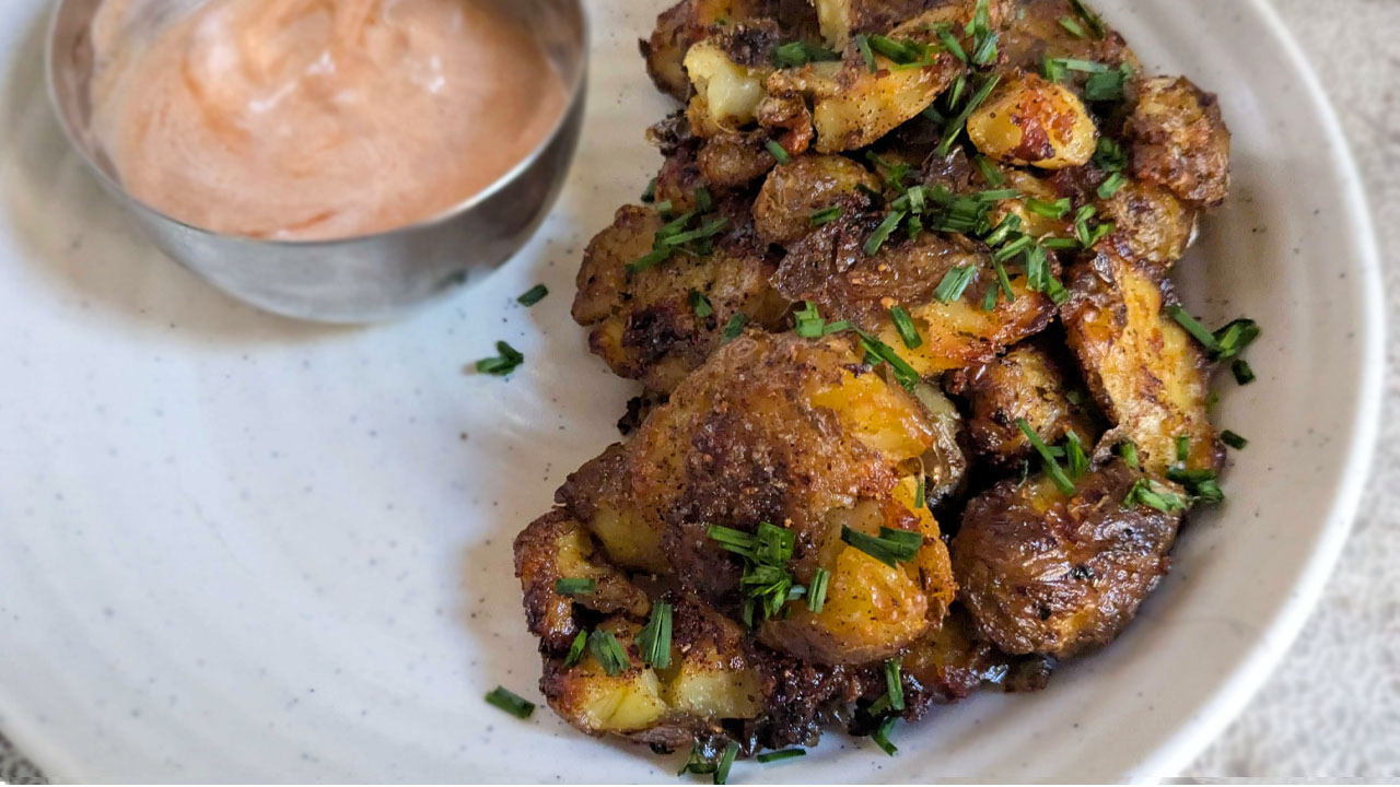 Crispy Garlic Butter Smashed Potatoes - New Year's Eve Side (1)